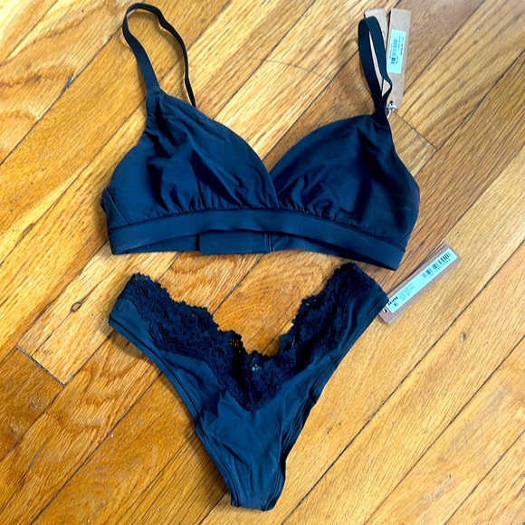 Skims fits everybody Crossover bralette & skims dipped lace thong size XS - Picture 1 of 8